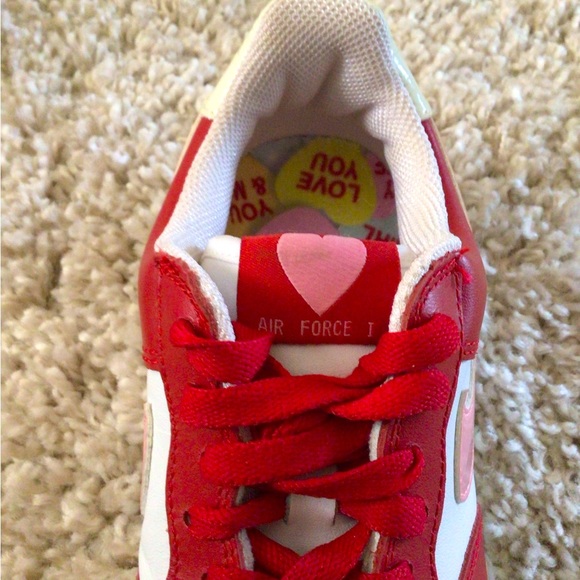 VINTAGE “VALENTINE’S DAY” W AIR FORCE 1 (2004) - Size 9 - Picture 6 of 8